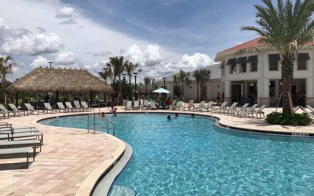 4784 Kings Castle Circle