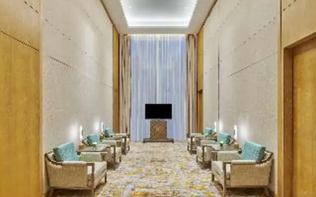 Lushan West Sea Resort, Curio Collection by Hilton
