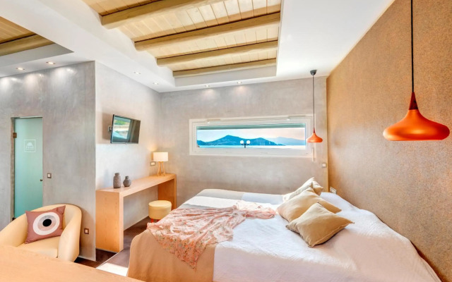 Nissaki Beach Hotel