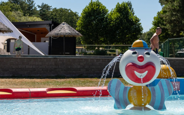 Neat Chalet With Microwave, Near Antwerp