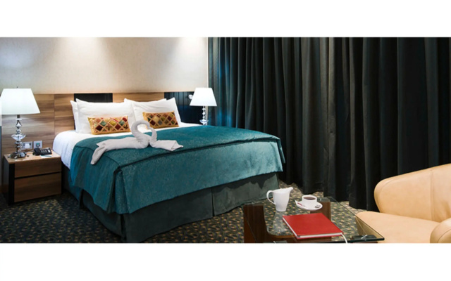 Elite Crystal Hotel