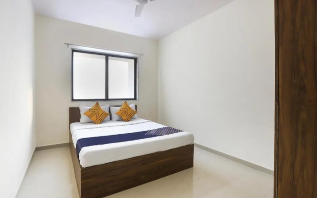 Varma Imperial Hotel by OYO Rooms