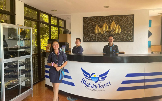 Skylodge Resort