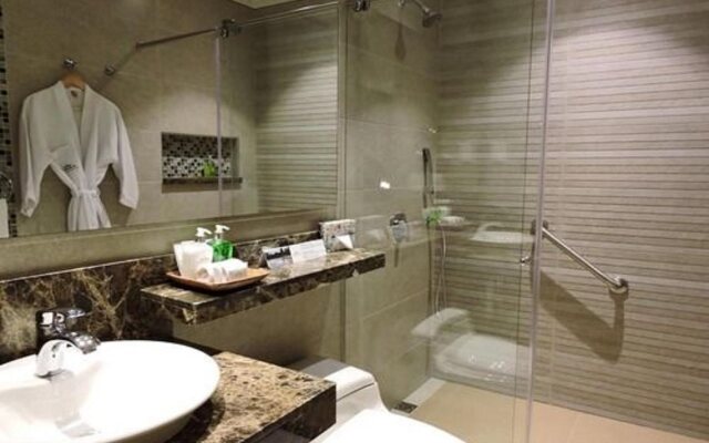 Hotel Plaza Suites
