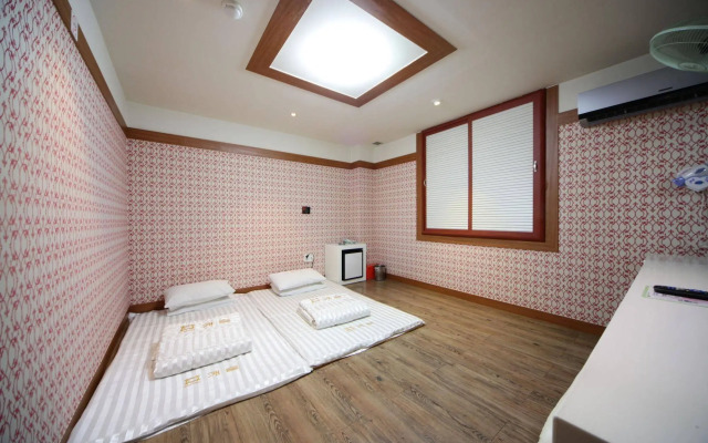 Castle Motel Iksan