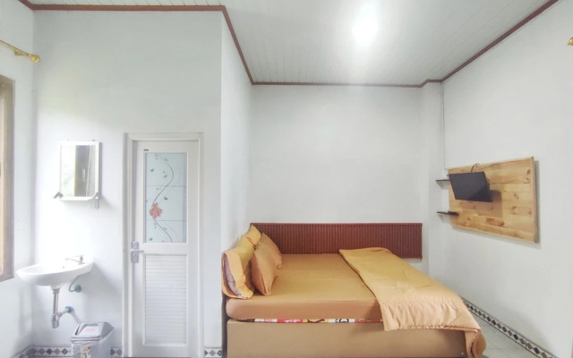 Kayon Lawu RedPartner – Guest Rooms – Karanganyar
