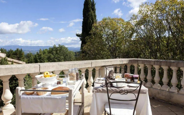 Logis Le Mas Et La Flambee Du Luberon