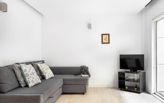 ALTIDO Graça 1-BR Apartment w/Green Terrace & BBQ