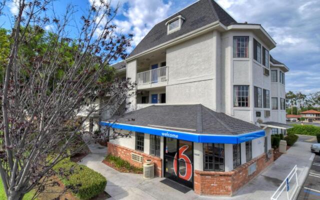 Motel 6 Escondido, CA