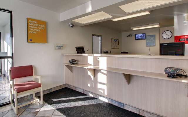 Motel 6 Owensboro, KY