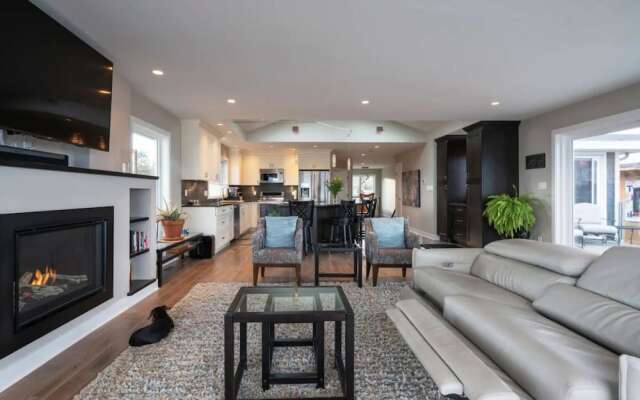 *10 Mile Point Stunning Oceanfront