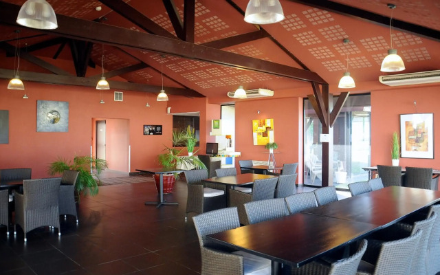 ibis Styles Segre