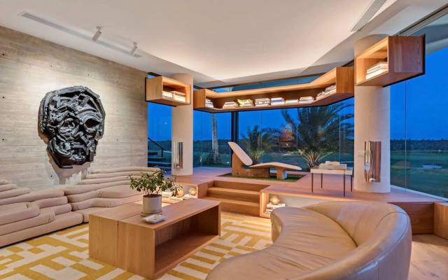 Modern 7BR Villa w Stunning Views of Golf Course