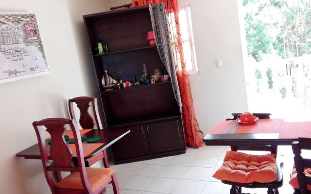 Bright and Youth Condo With hot Water