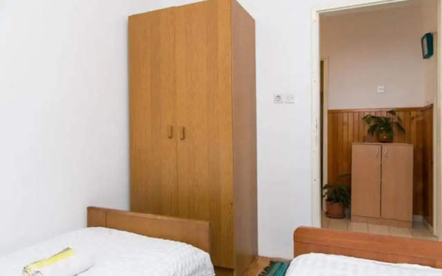 Apartment Angelina - Three Bedroom Apartment With Balcony and Sea View