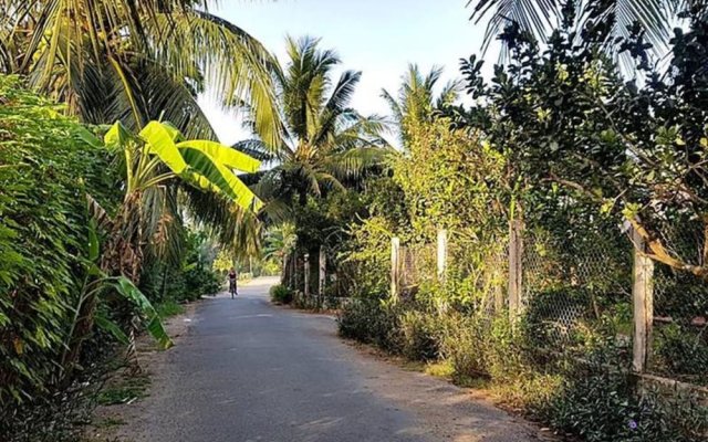 Peaceful Homestay in the Middle of Fruit Garden - Room With Public Restroom