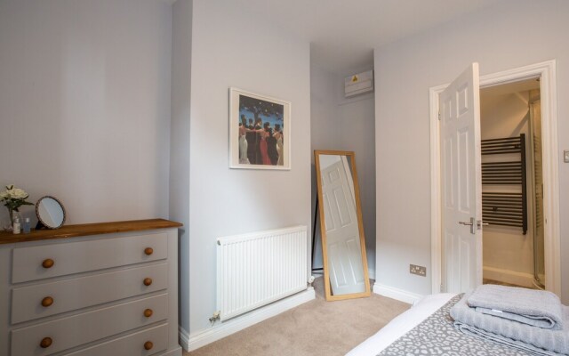 Castle Street Apartment