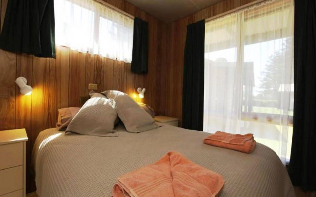 Surfside Holiday Park