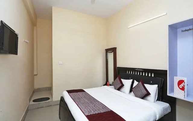 OYO 14639 Darshika Guest House