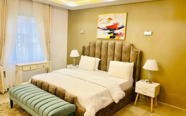 Shortlethomes - 5 Star Short let Apartment in Ikate