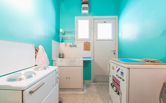 Bright 2 Bed Apartment by Cloudkeys