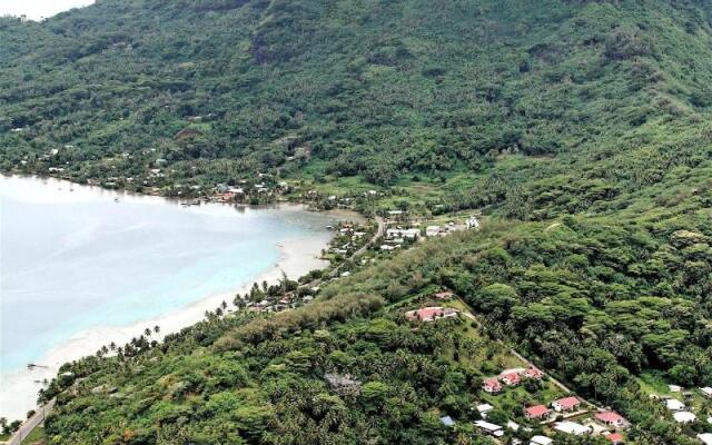 Bora Bora Holiday's Lodge and Villa