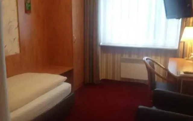 Advantage Hotel