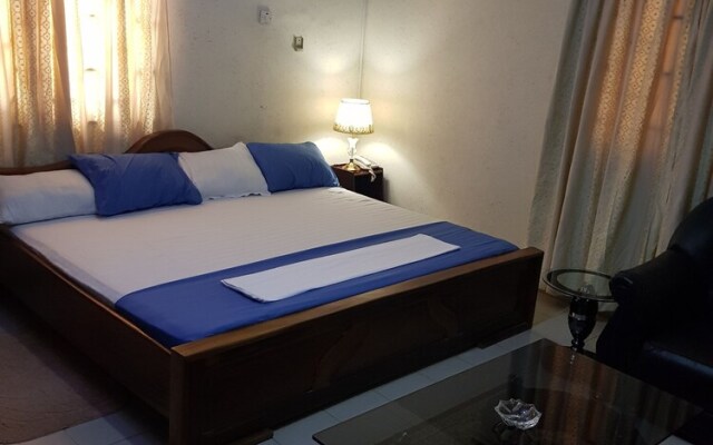 D'lor Suites Hotel