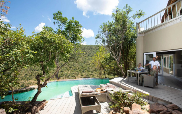 Clifftop Exclusive Safari Hideaway