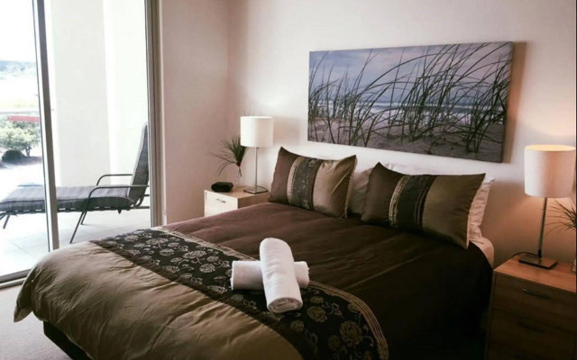 Breeze Beachfront Apartments
