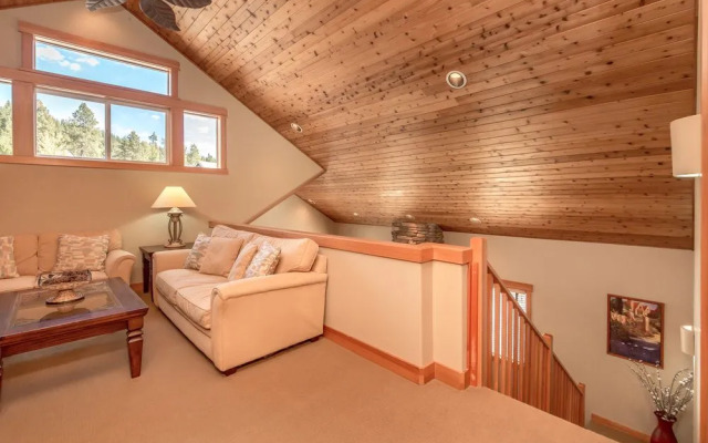 Roslyn Hideaway By Redawning