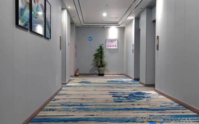 Jiahua Business Hotel (Danzhou Summer Plaza Store)