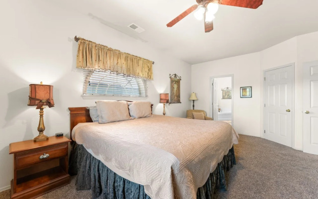 Ozark Comfort 3 Bedroom Condo by RedAwning