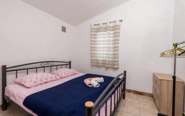 Stunning Apartment in Stinica With Wifi and 1 Bedrooms