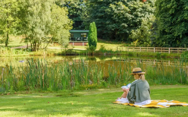 Secret Waterside Lodges in Worcestershire