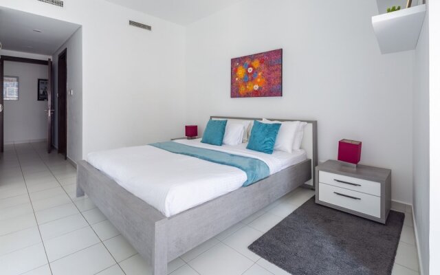 Modern + Bright 2BR With Dubai Marina Views!