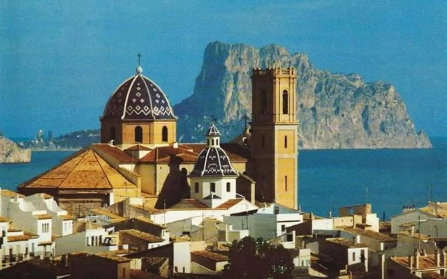 Luxe vakantieappartement aan de jachthaven van Altea met frontaal zeezicht