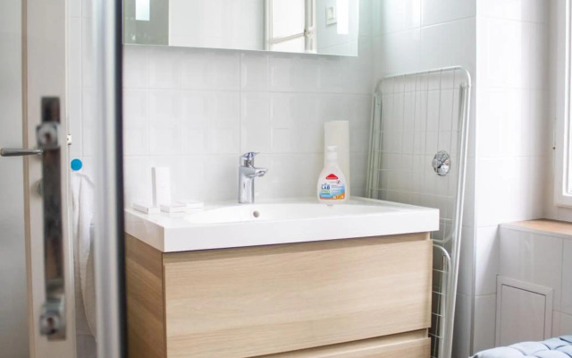 Main Street Apartment Mila