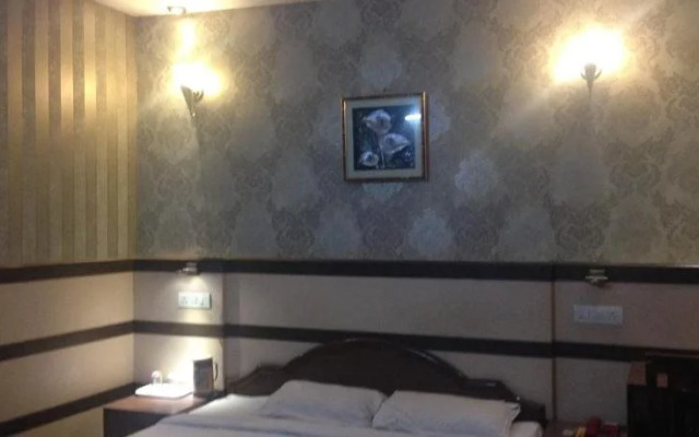 Amrapali Tourist Resort