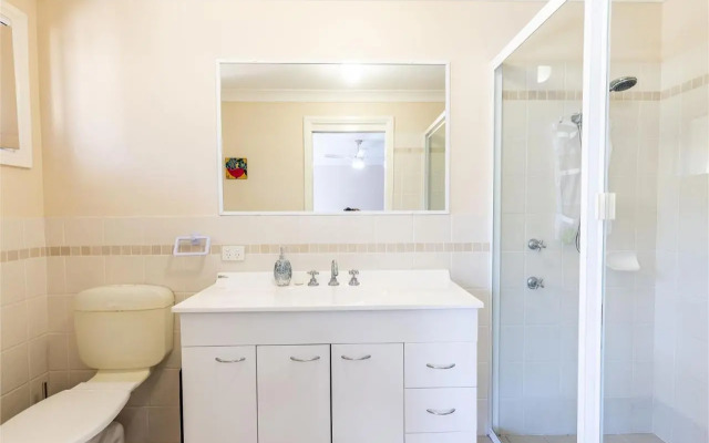 The Seahorse 3a Seahorse Close