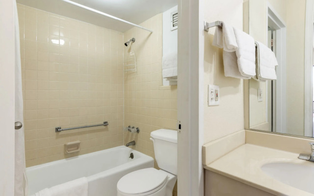 Travelers Place Inn & Suites