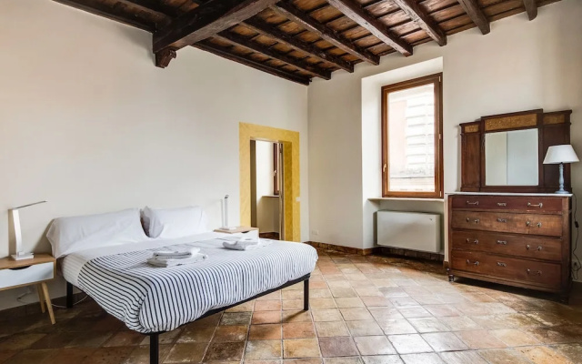 Pantheon Luxury Enchanting Apartment