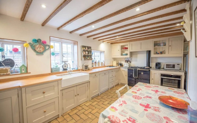 46 Ivy Cottage