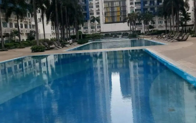 Sea res 2bedroom apartment by Elsie