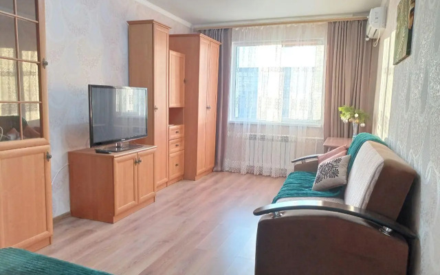 Апартаменты на проспекте Победы 174/1