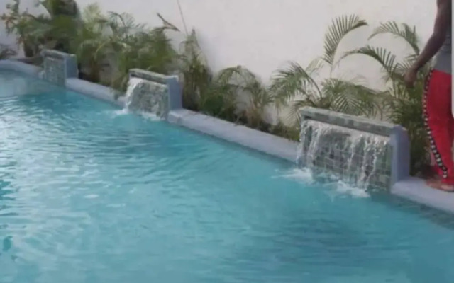 Montana Villa-ochorios-sleeps6-aircon-pool-tv-wifi