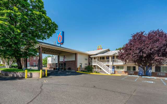 Motel 6 Clarkston, WA