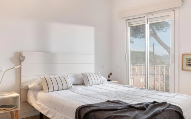 Ferran in Llafranc With 4 Bedrooms and 2 Bathrooms