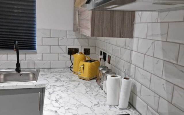 Remarkable 3-bed Apartment in London