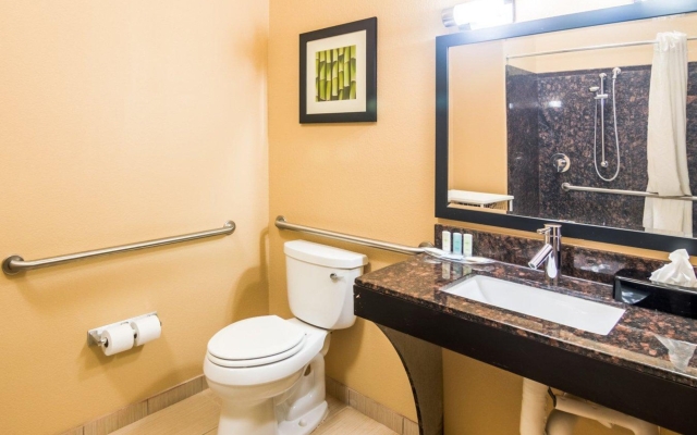Quality Inn Clute Freeport
